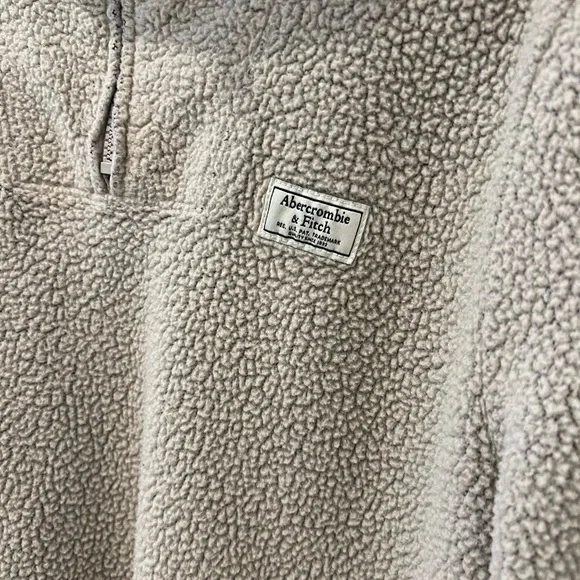 Abercrombie & Fitch Women’s Sherpa 3/4 Zip Sweater Cream size Medium - Picture 2 of 7